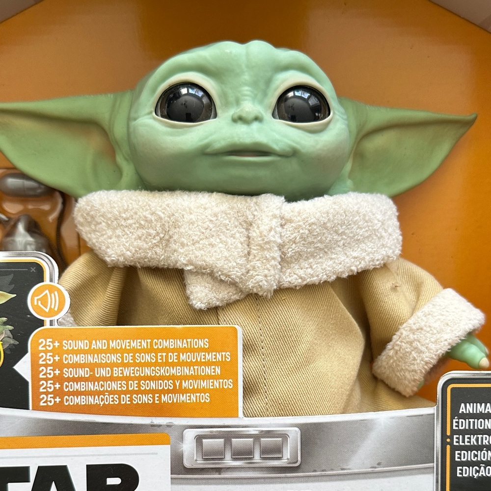 Star Wars The Mandalorian The Child Plush - Animatronic Edition - Picture 5 of 8